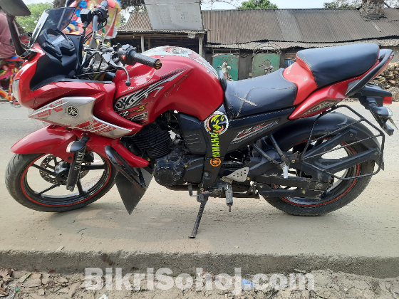 Yamaha fazar v1